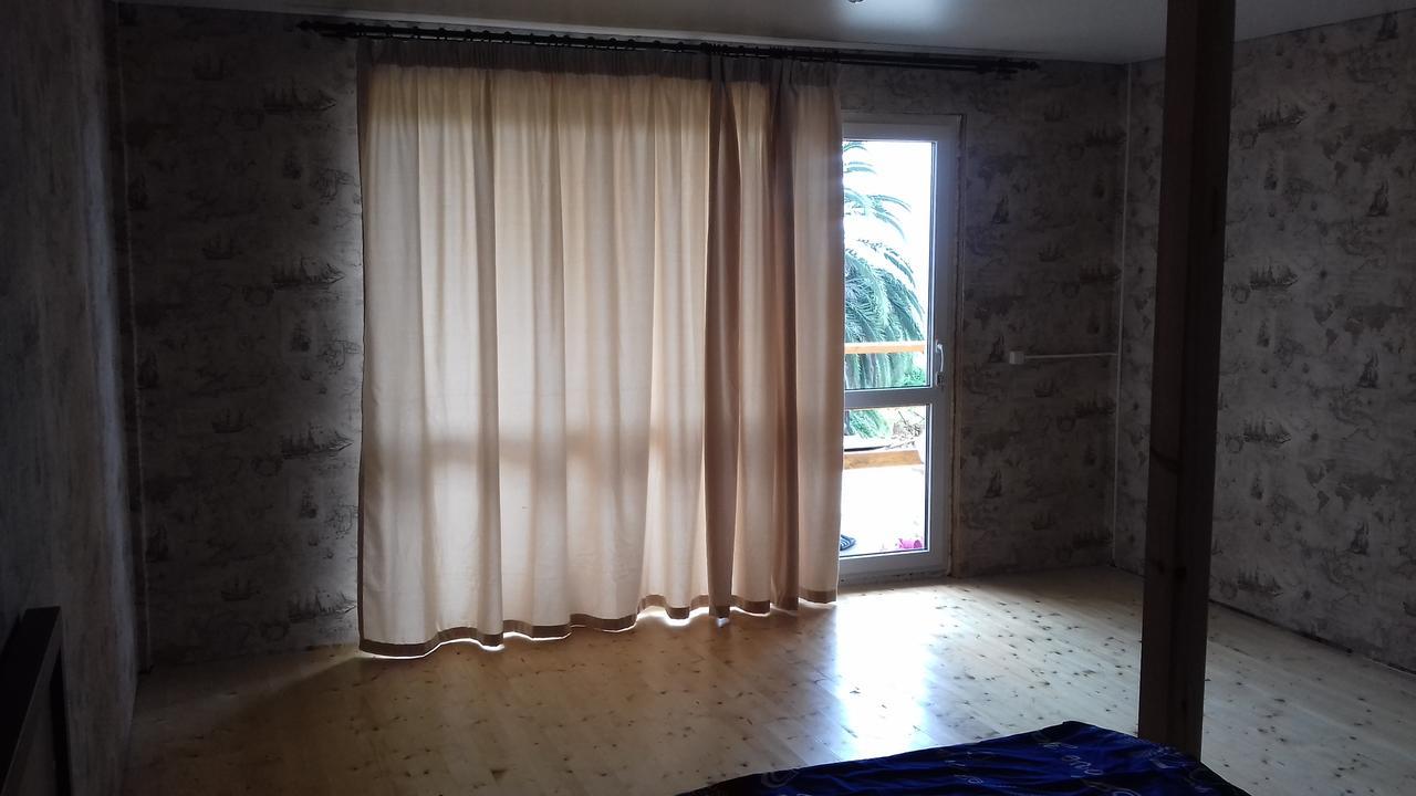 Guest House On Sovhoznaya Gagra Exterior photo